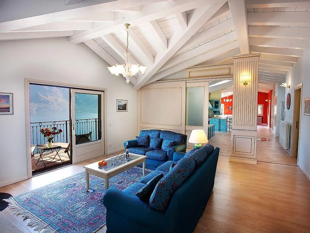Belvedere Menaggio-4 Luxury Homes-By Italian Apartments Casa Paradiso, Apartmento Belvedere, Woon Belvedere Apartment Penthouse, Vh Apartment Bella Vista מנאג'יו